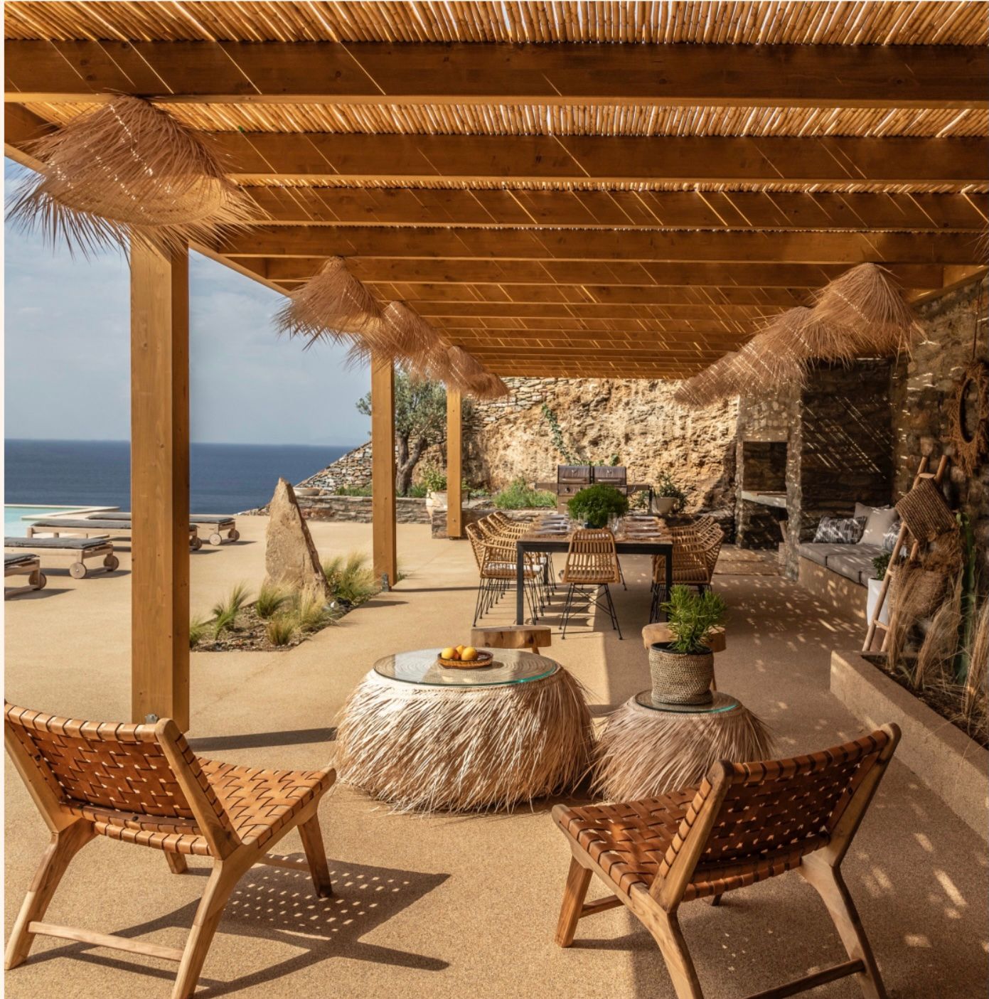 Déjeuner en terrasse vue mer île de Kéa