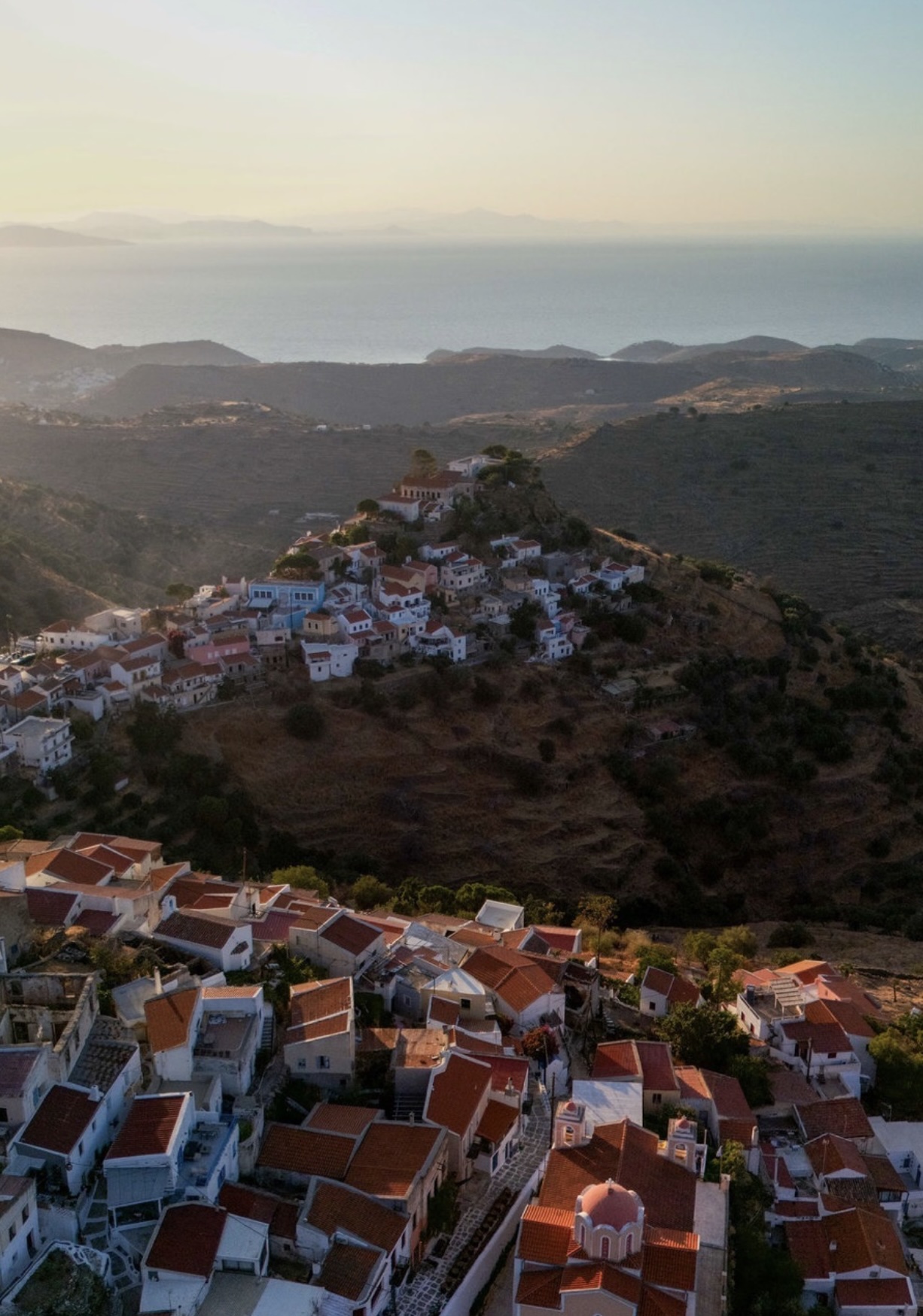 Village perché de Kéa au coucher du soleil